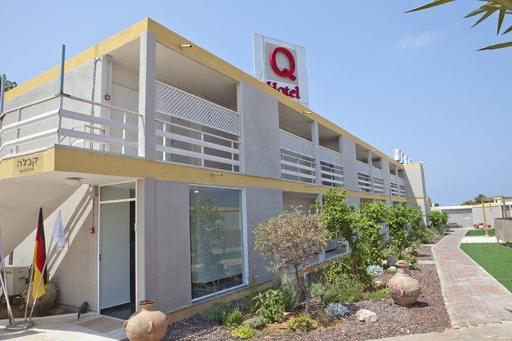 Q Village - Poleg Beach Netanja Exterior foto
